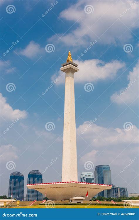 Monumen Nasional Indonesia Editorial Image | CartoonDealer.com #184843024