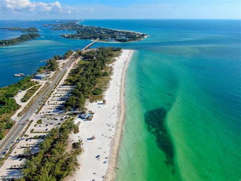 A Beach Goer's Guide to Coquina Beach | Anna Maria Island Beach Rentals