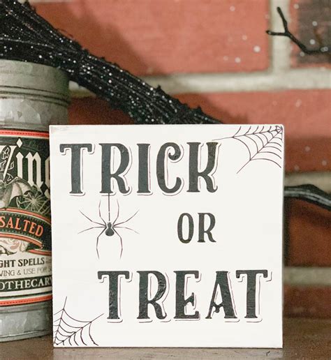 DIY Trick or Treat Halloween Sign - Giggles Galore