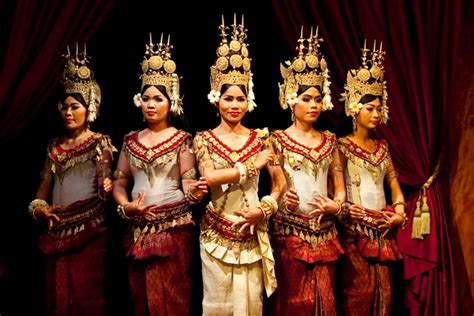 Cambodian Traditional Costumes & Clothes - Indochina Tours