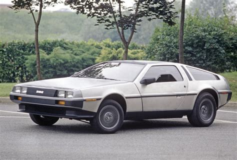 DeLorean DMC-12 | Review | SuperCars.net