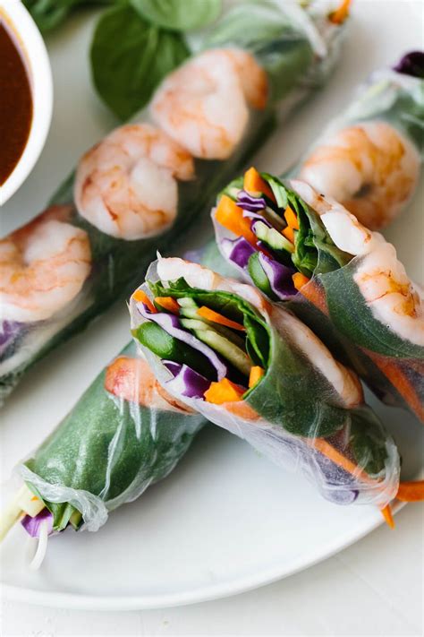 Vietnamese spring rolls filled with shrimp, spinach and vegetables and ...