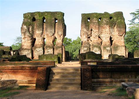 Polonnaruwa Historical Facts and Pictures | The History Hub