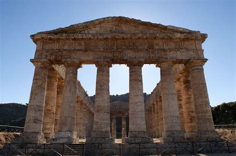 An overview of the most famous Greek temples found around the ...