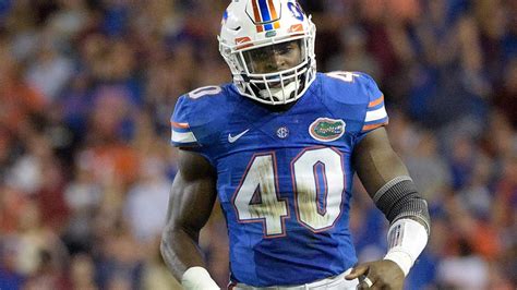 Florida LB Jarrad Davis working toward more disciplined play