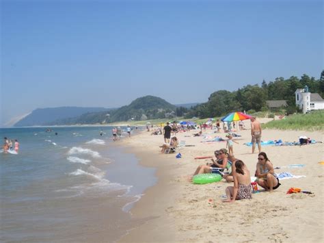 15 Best Beaches in Michigan to Cool off - Flavorverse