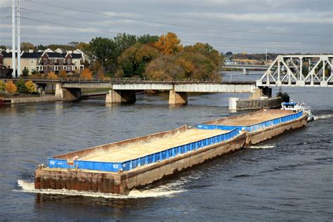 Mississippi River Barge - North | I was amazed at the abilit… | Flickr