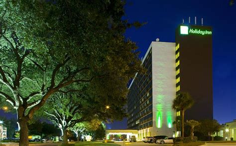 HOLIDAY INN HOUSTON S - NRG AREA - MED CTR, AN IHG HOTEL - Updated 2024 ...