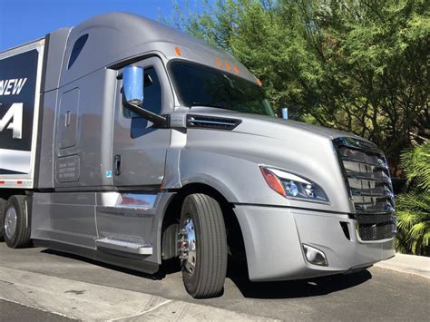 Driving the new Cascadia - Truck News | Trucks, Freightliner trucks ...