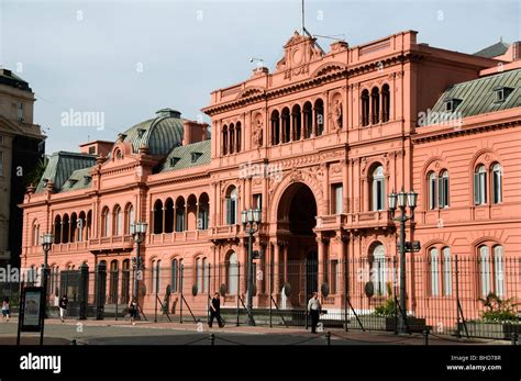 Casa Rosada Buenos Aires Plaza de Mayo Argentina Balcony Evita Peron ...