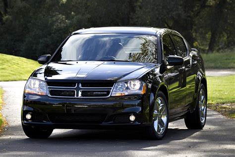 2012 Dodge Avenger R/T Image. Photo 3 of 17