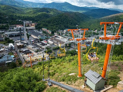 Bubba's Garage: Gatlinburg SkyLift Park SkyBridge