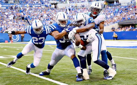 Colts Defense - The Week in Pictures: Sept. 22-28, 2014 - ESPN