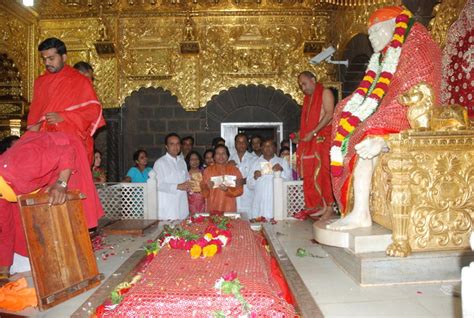 Shirdi Sai Baba Samadhi Mandir | Timings, How to Reach