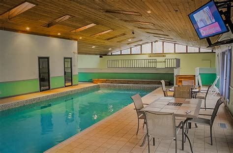 30+ Airbnb Vacation Rentals with Indoor Pools in the US (With ...