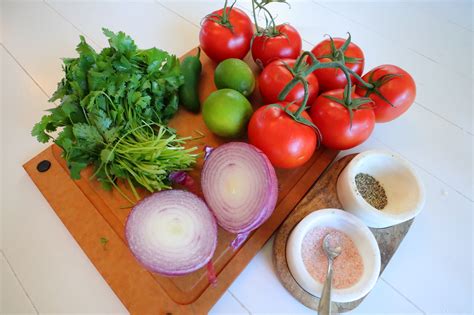 Easy Homemade Salsa (Fresh and Low Sodium) - Lauren Nicole Jones