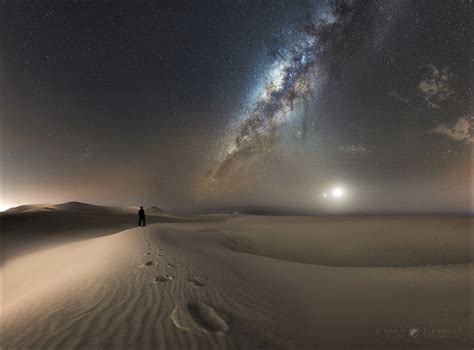 Milky Way Dunes: HD Sci-Fi Wallpaper