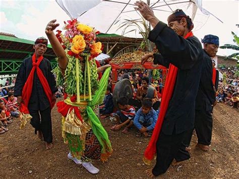 34+ Upacara Adat Jawa Timur Beserta Penjelasan dan Gambar {Lengkap ...