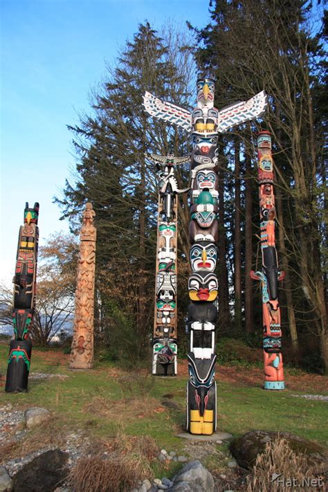 totem poles in stanley park, stanley park : Vancoolver Photos