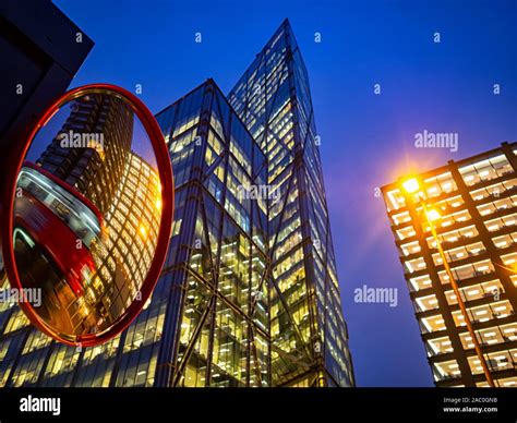 Night scene in London with a double decker bus Stock Photo - Alamy