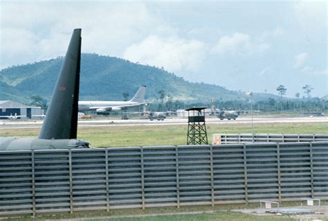 U-Tapao B-52D, KC-135 Tanker, & C-130 on the ramp. | Strategic air ...