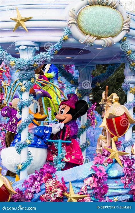 Mickey and Minnie Mouse at Disneyland Paris on Parade Editorial Stock ...