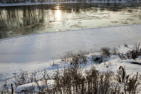 frozen lake in winter cold weather 9713652 Stock Photo at Vecteezy