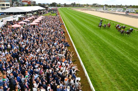 Caulfield Cup: Bright colours and happy punters means winners than ...