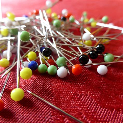 Guide to pins - The Sewing Directory