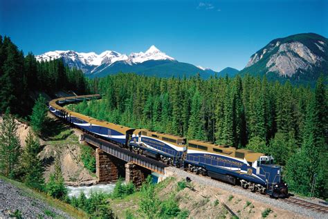 Rocky Mountaineer: First passage to the West Banff - Vancouver | HappyRail