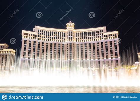 Fountains of Bellagio editorial stock image. Image of illuminated ...