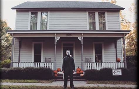 Your Chance to Live Inside a Replica of the Michael Myers House ...