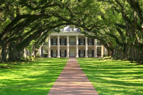 What You Need to Know About Inside Oak Alley Plantation in Louisiana