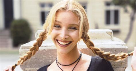 Friends: 10 Things Even Diehard Fans Didn't Know About Phoebe