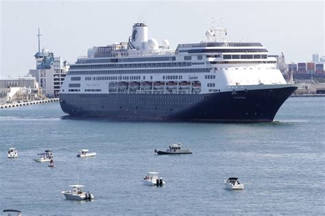 2 Cruise Ships with Coronavirus Patients Aboard Dock in Florida