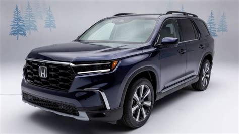 2023 Honda Pilot vs. 2023 Toyota Highlander: Classic Three-Row Midsize ...