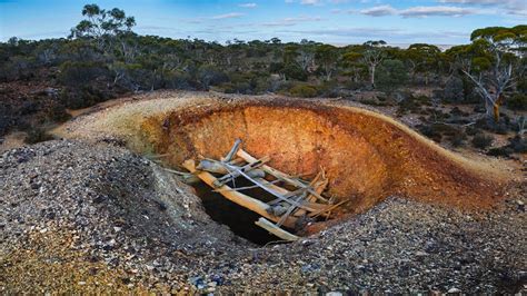 Goldfields shire CEO says asbestos, collapsed shafts among 190,000 mine ...