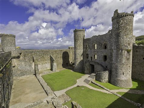 Harlech Castle (Cadw) | VisitWales