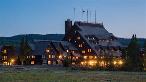 Old Faithful Inn in Yellowstone National Park