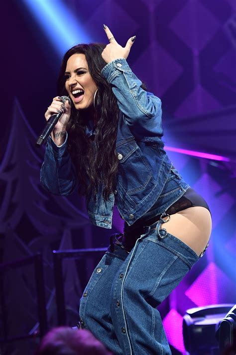 Demi Lovato Performs live at Y100 Jingle Ball in Sunrise • CelebMafia