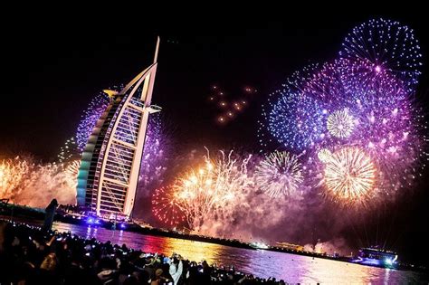 Dubai NYE Fireworks © by JOEMATOUK