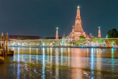 Wat Arun at the Night View. Editorial Stock Photo - Image of oriental ...