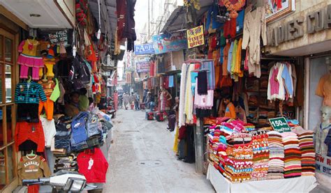 5 things to do in karol bagh market Delhi