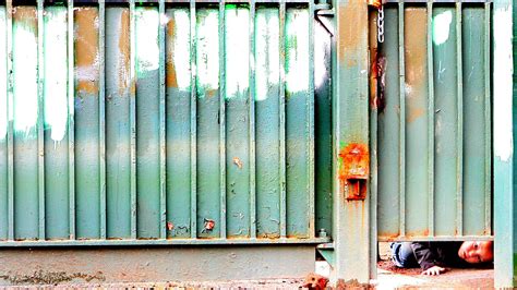 West Belfast peace wall coming down | News - Downtown Radio