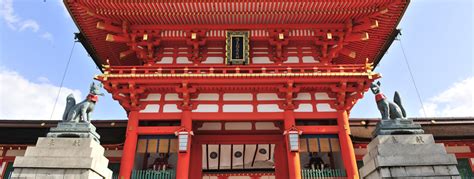 5. Fox statues at Fushimi Inari Taisha | JAPAN Forward