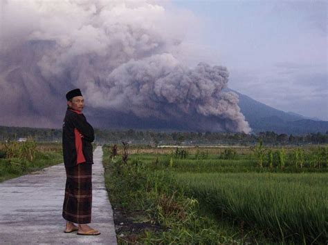 Residents are evacuating as Indonesian volcano Mount Semeru has erupted ...