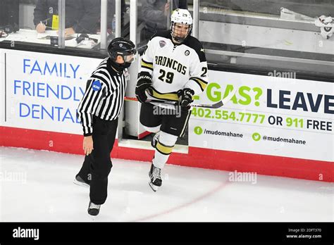 Hockey penalty box hi-res stock photography and images - Alamy