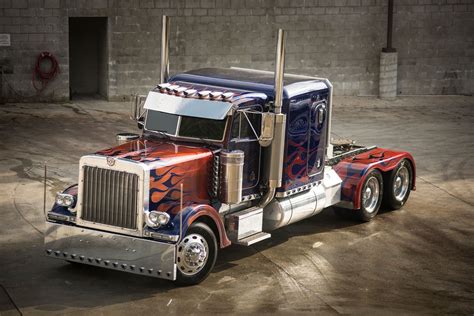 Life-size Optimus Prime and Bumblebee are up for auction