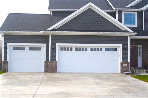 Choosing the Best Garage Door Paint | Fagan Door Blog