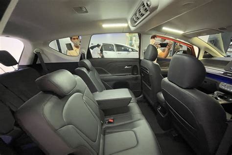 Tips Modifikasi Interior Hyundai Stargazer, Cermati Pilihan Warna